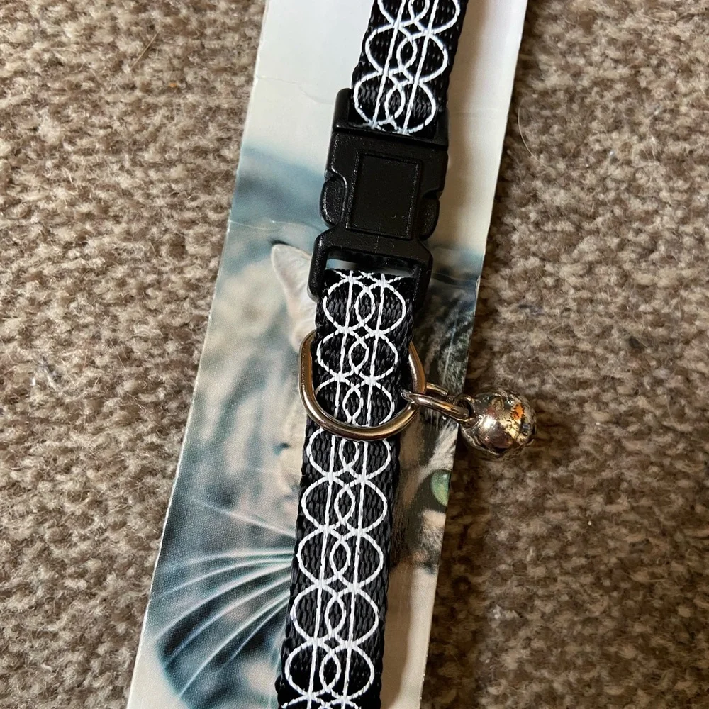 Classic Break Away Collar